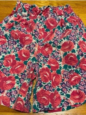 Vintage sea drift juniors small Bright Floral Cotton Shorts with Red Rose Print